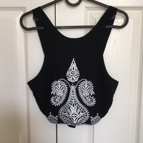 LF Tie Back Crop Top - Picture 1 of 5